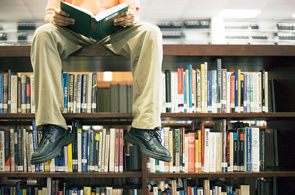 قصة «أدلجة»
التنوير الثقافي
لمصالح سياسية