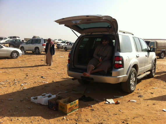 قصة مصورة : قرية في الشمال تحتضن أكبر سوق للفقع في المنطقة