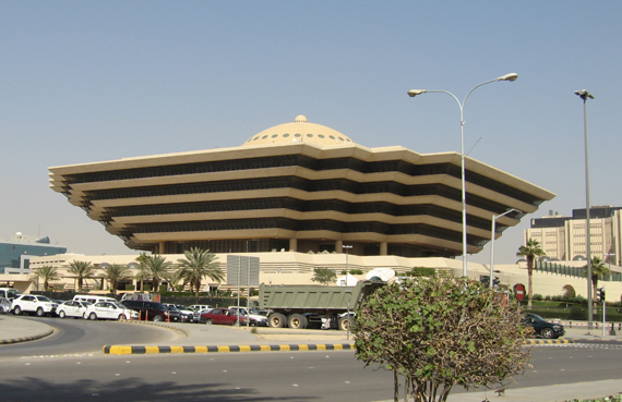 الداخلية تنفي اطلاع الفتيات على البيانات الشخصية لطالبي الزواج