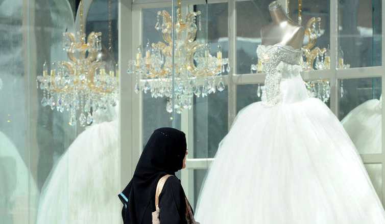 الداخلية تنفي اطلاع الفتيات على البيانات الشخصية لطالبي الزواج