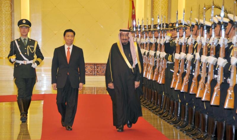 استقبال كبير لولي العهد في بكين واجتماع مع الرئيس الصيني