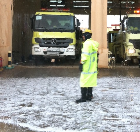 قصة مصورة: أمطار و "برد " تحول رفحاء إلى منتزه خلاب