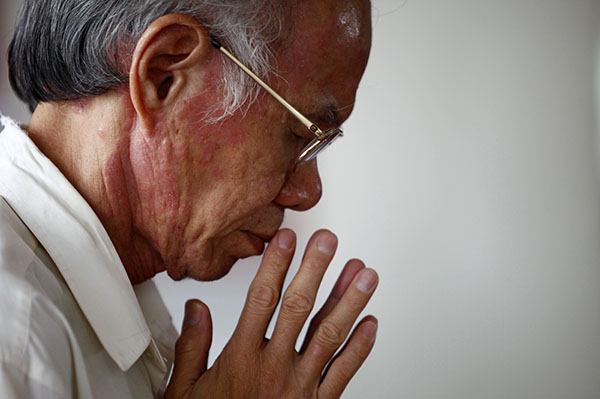 الشرطة الماليزية تفتش منزل قائد الطائرة المفقودة