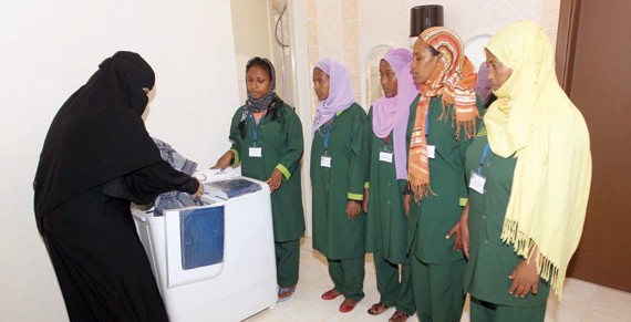 السماح لـ 13 شركة بتأجير العمالة المنزلية في 4 مناطق