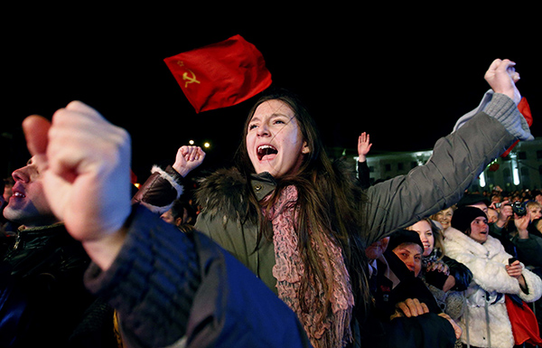 قصة مصورة : أوباما يفرض عقوبات على 11 روسيا وأوكرانيا بعد استفتاء القرم