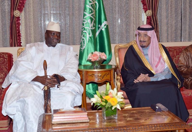 ولي العهد يستقبل رئيس جامبيا ويعقد اجتماعا