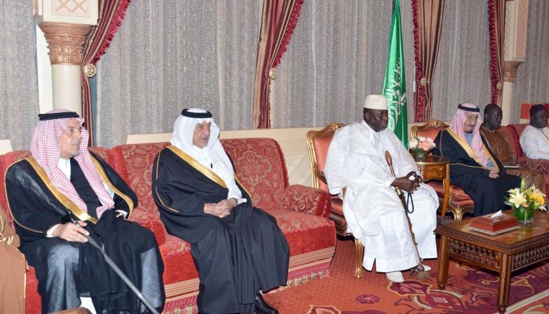 ولي العهد يستقبل رئيس جامبيا ويعقد اجتماعا