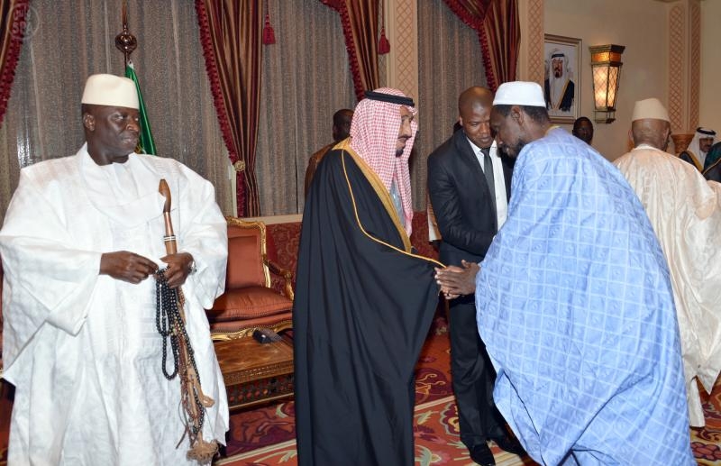 ولي العهد يستقبل رئيس جامبيا ويعقد اجتماعا