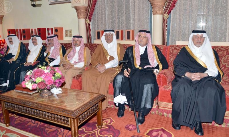 ولي العهد يستقبل رئيس جامبيا ويعقد اجتماعا