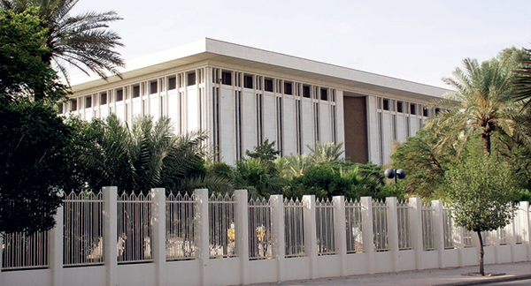 مخاوف من رفع المصارف أسعار الفائدة لتعويض  إلغاء «التراكمية»