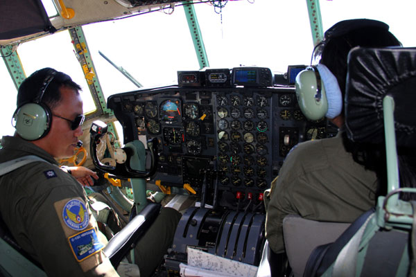 وزير النقل الماليزي : لا توجد تطورات إيجابية في جهود البحث عن الطائرة المفقودة