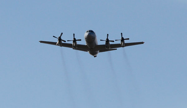 التلفزيون الصيني يعرض صورا لحطام محتمل للطائرة الماليزية المفقودة