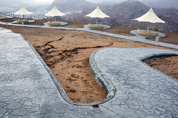 «حرة عويرض» .. مشهد بانورامي يعانق السحاب