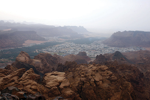 «حرة عويرض» .. مشهد بانورامي يعانق السحاب