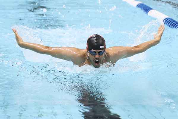 جامعة الدمام تنتزع سباحة الجامعات