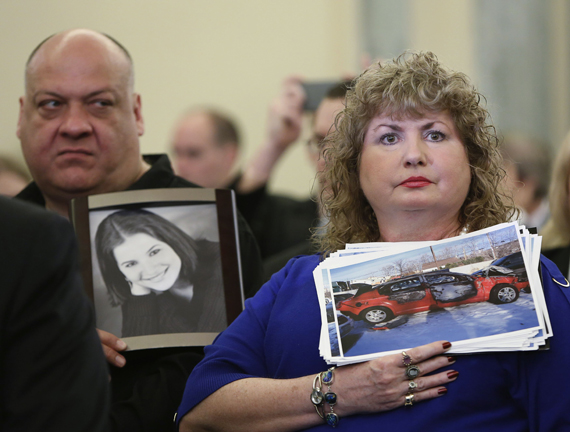 قصة مصورة : اتهام جنرال موتورز بـ "التضليل الجنائي"