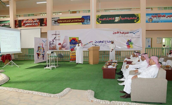 مدير التعليم بالرياض يقف ميدانيا على مدارس حي النظيم