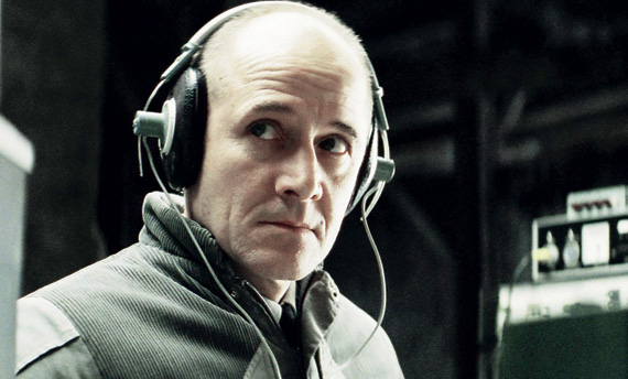 أنت لا تعرفينني .. لكنني أعرفك