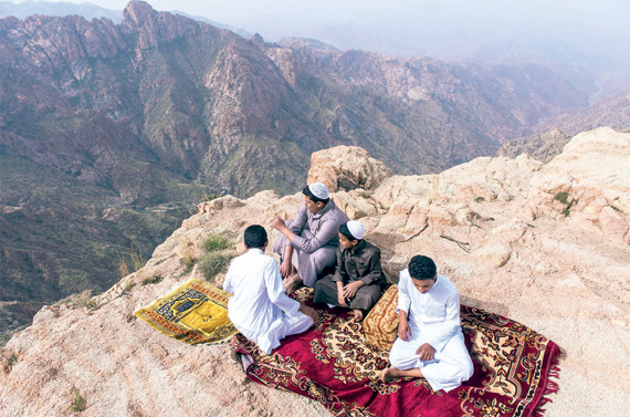 مدينة الورد و«العكاظيين» وقمم الجبال .. المشتى والمصيف