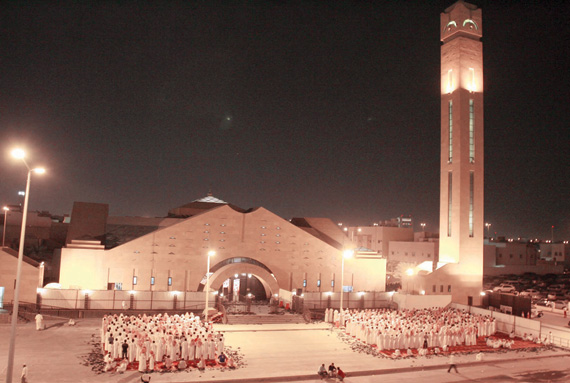 «الشؤون الإسلامية» لـ «أئمة المساجد»: توكيلكم الأجانب للصلاة «من الباطن» مخالف شرعا ونظاما