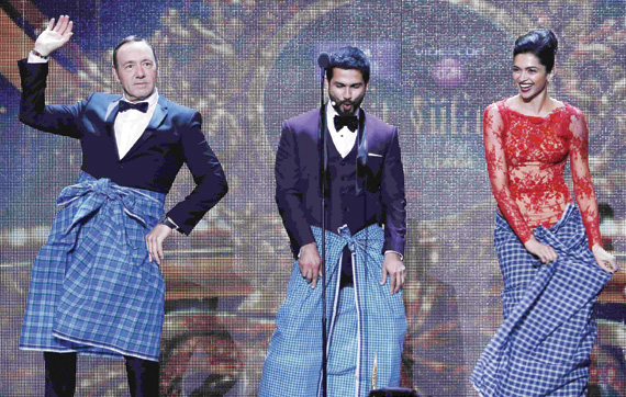 الهنود يجذبون مشاهير «هوليوود» إلى «أوسكار بوليوود»