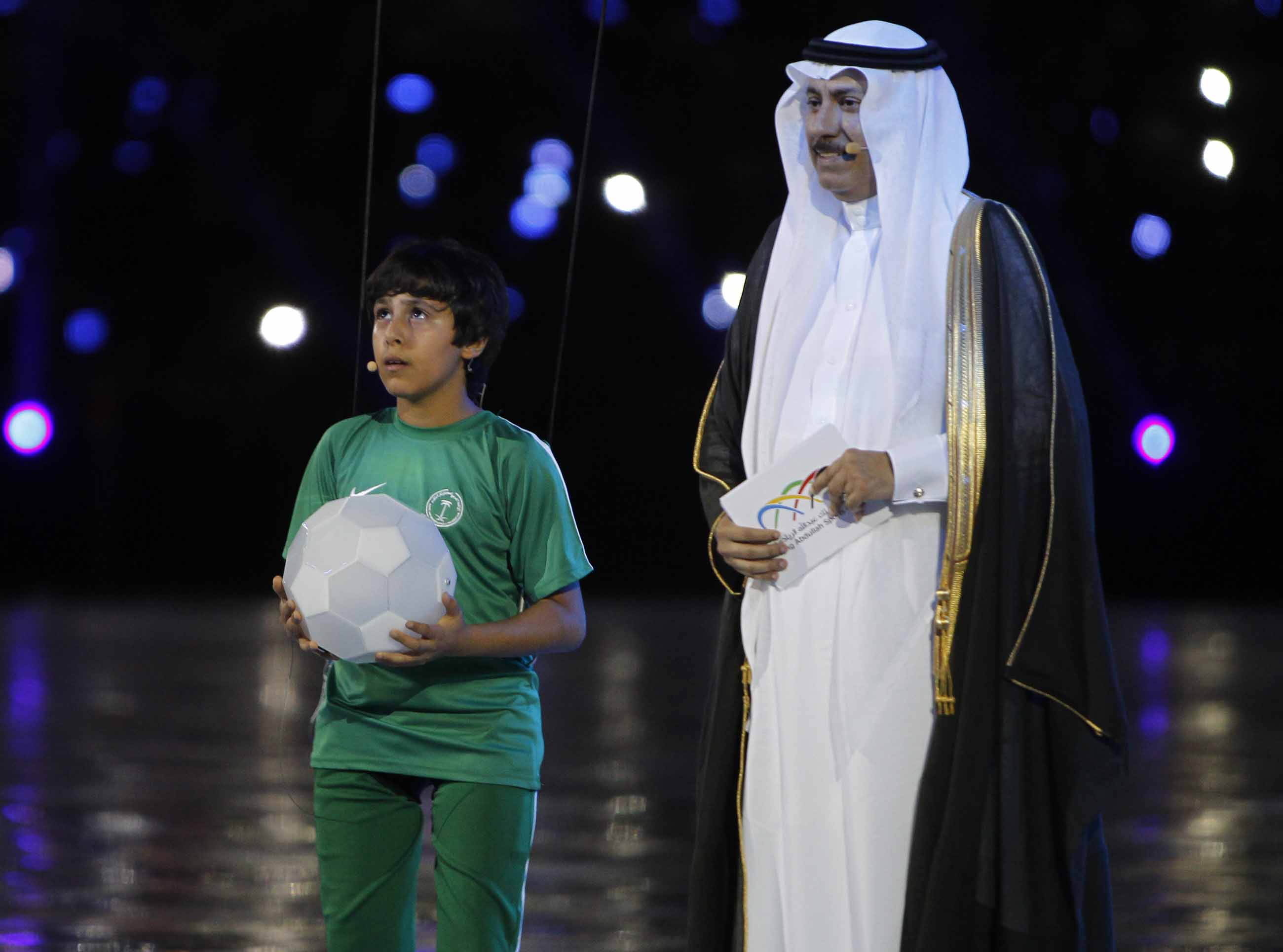 خادم الحرمين الشريفين للشعب: تستحقون أكثر وأكثر