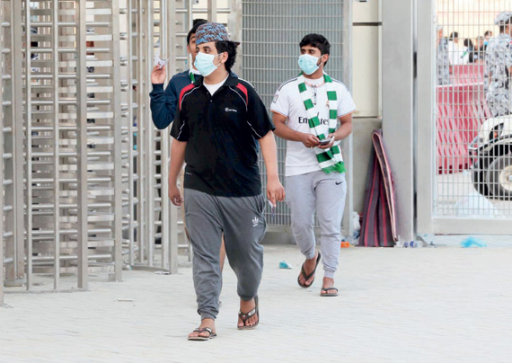 مشي .. ورقص .. ودخول بلا تذاكر