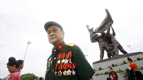 قصة مصورة : فيتنام تحتفل بذكرى انتصارها على الفرنسيين في ديان بيان فو