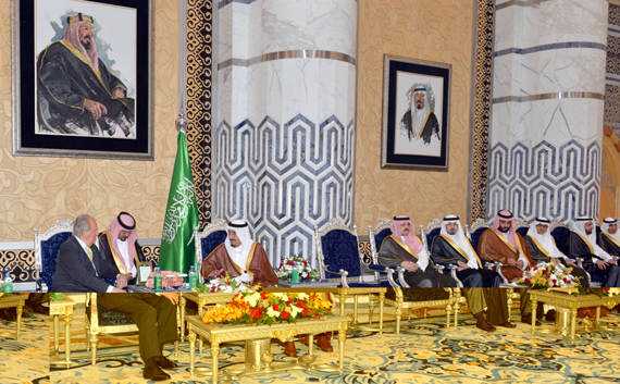 ملك أسبانيا يصل إلى جدة