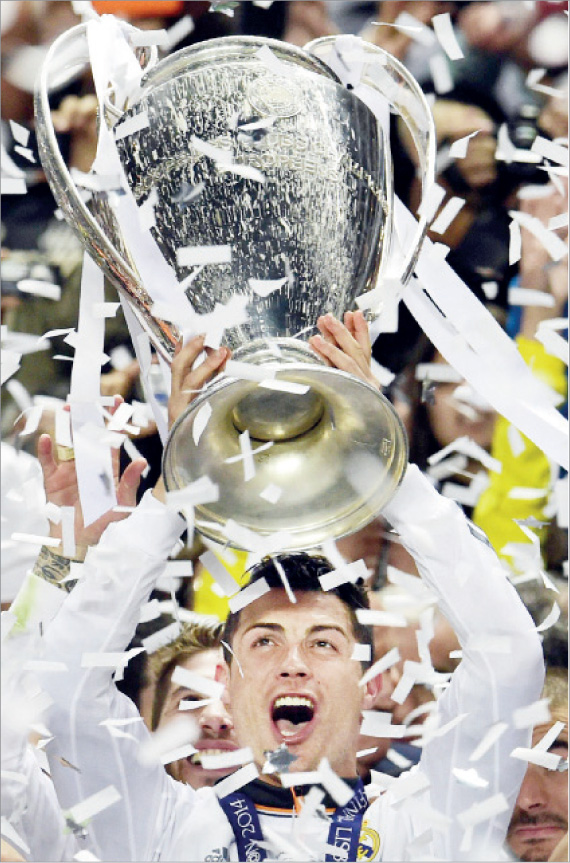 ريال مدريد.. نور أوروبا أبيض