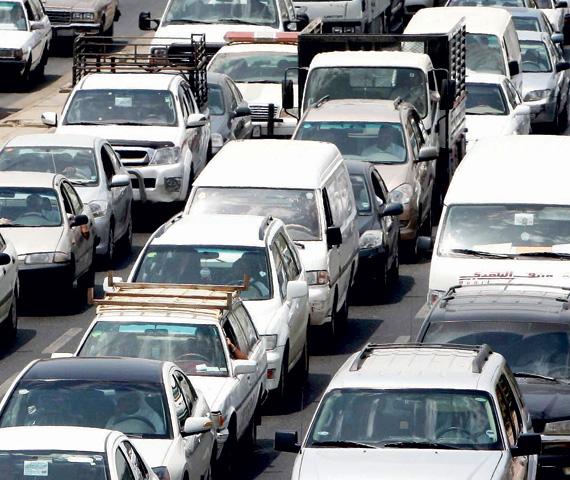 «النقل» و«الأمانة» تبحثان حلولا لفك الاختناقات المرورية في الشرقية