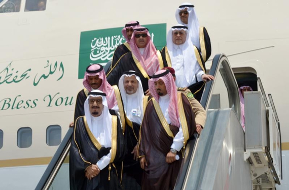 نائب الملك يصل جدة بعد المشاركة في تنصيب الرئيس المصري