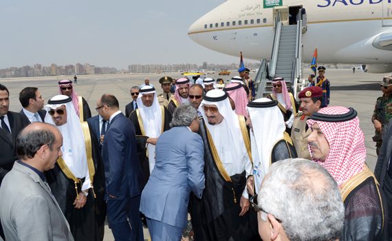 نائب الملك يصل جدة بعد المشاركة في تنصيب الرئيس المصري