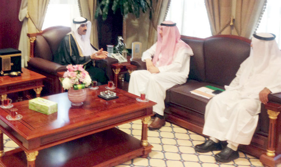 القنصل العام في دبي يستقبل رئيس مجلس إدارة شركة دار الأركان للتطوير العقاري