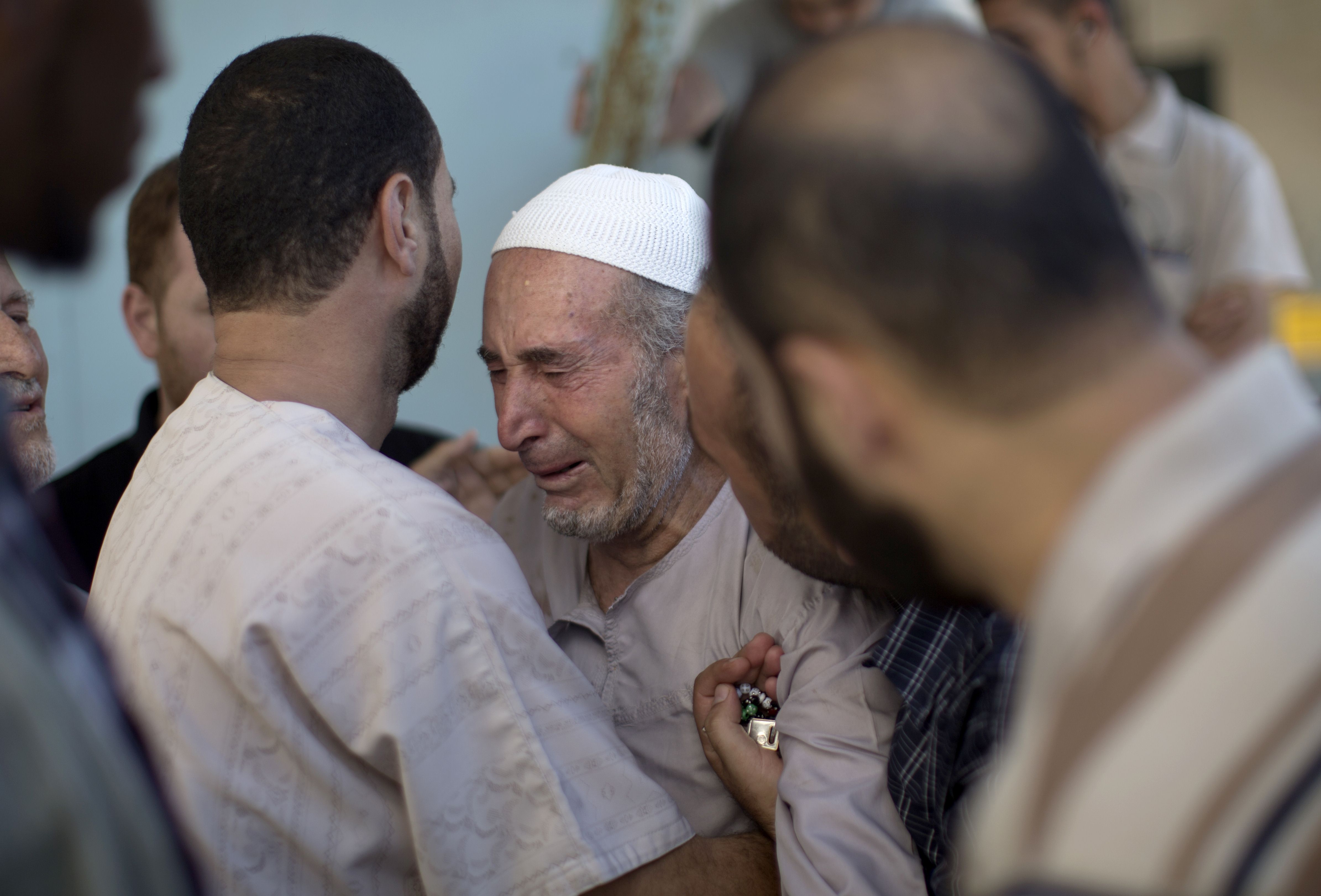 الرئيس المصري يتعهد بالسعي لوقف فوري لاطلاق النار بين الفلسطينيين واسرائيل