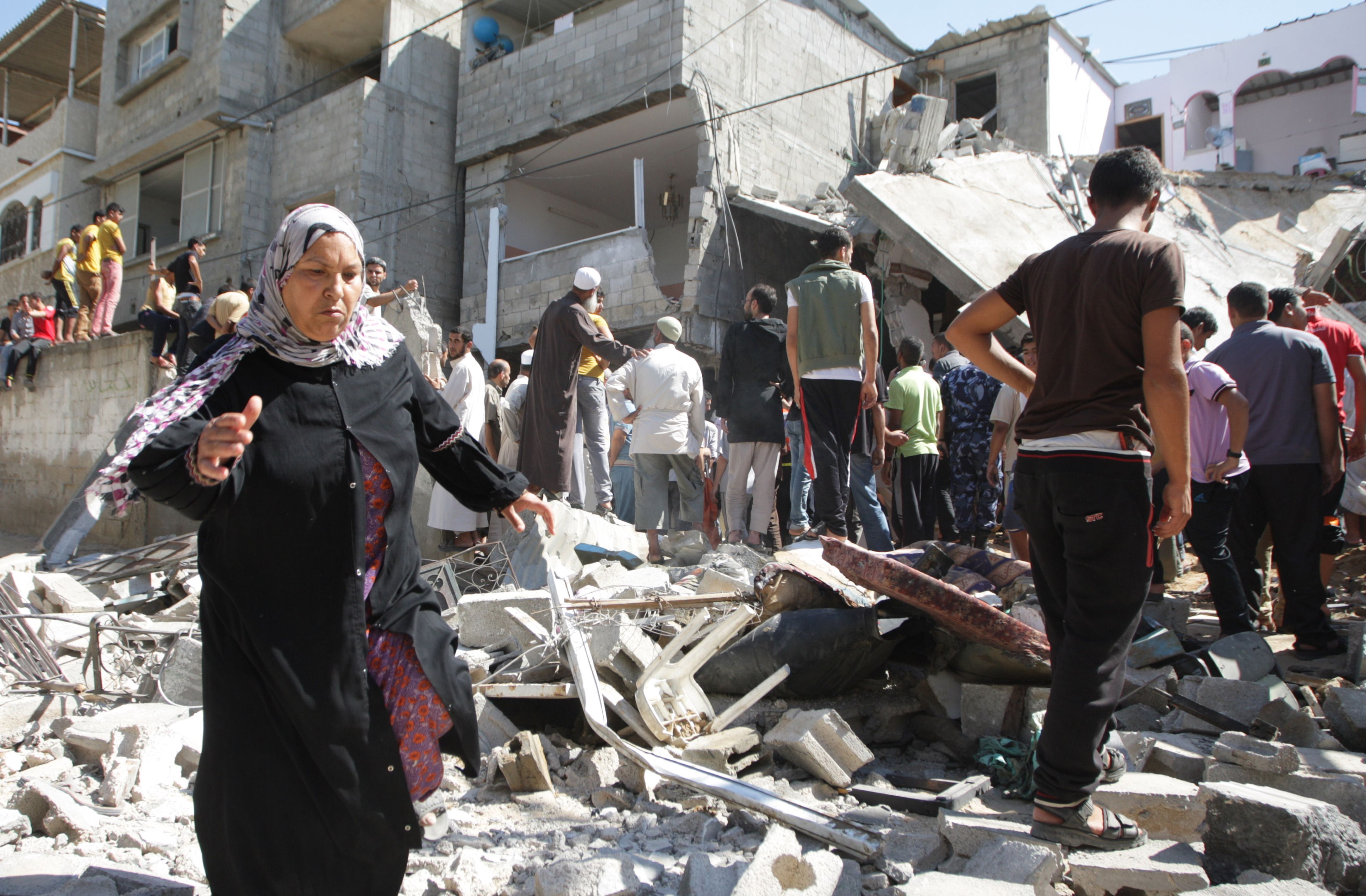 الرئيس المصري يتعهد بالسعي لوقف فوري لاطلاق النار بين الفلسطينيين واسرائيل