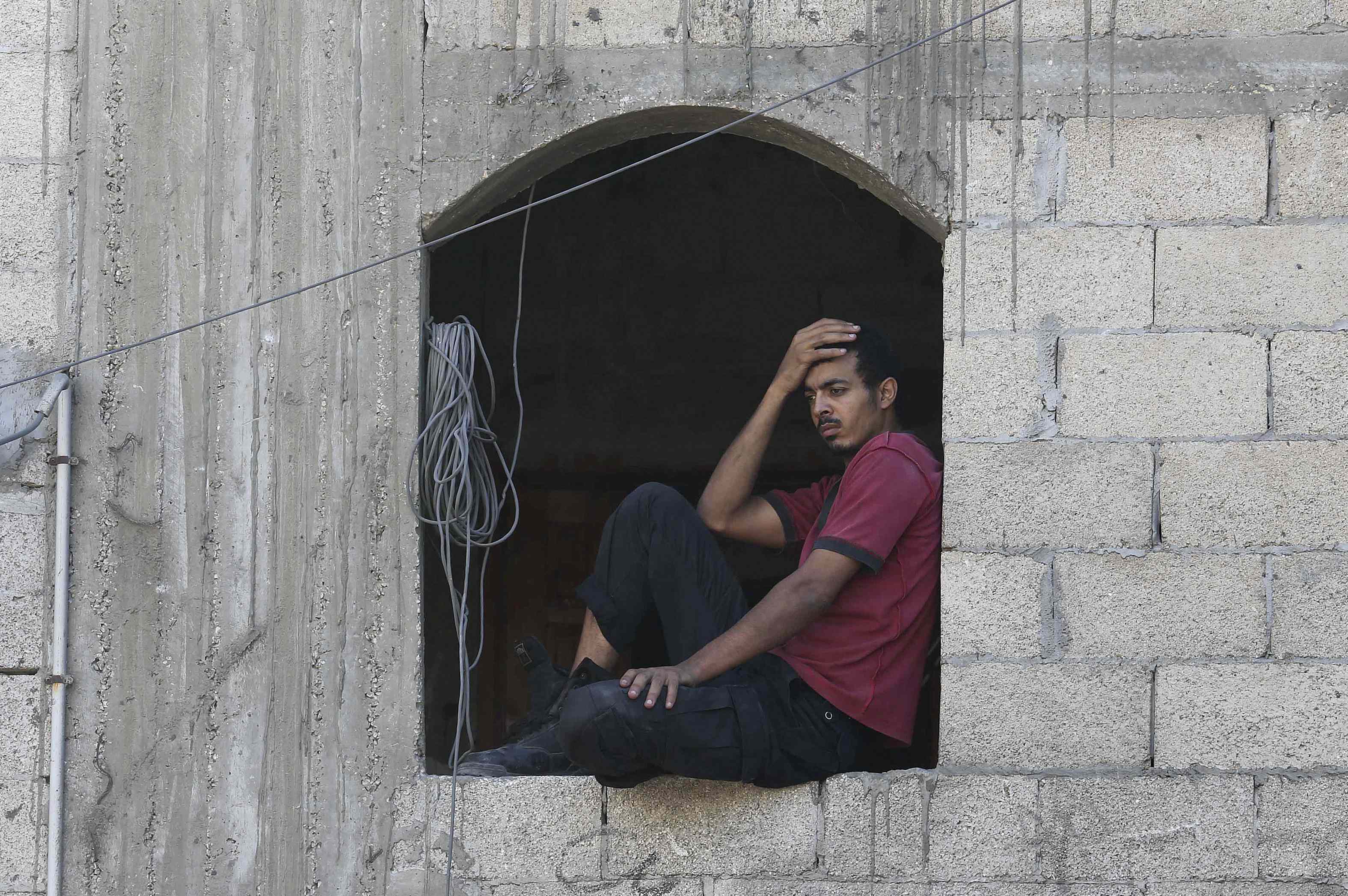 الرئيس المصري يتعهد بالسعي لوقف فوري لاطلاق النار بين الفلسطينيين واسرائيل