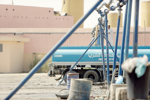 150 ألف ريال لـ «فك» إضراب سائقي «صهاريج المياه» في الطائف