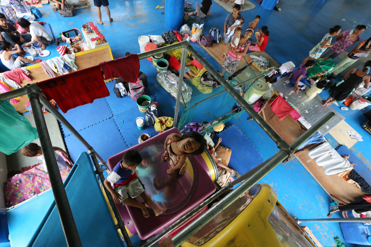 قصة مصورة : اعصار الفلبين يوقع 38 قتيلا