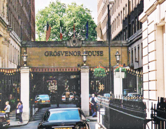 سلطان بروناي يقترب من شراء 3 فنادق فاخرة بـ 2.2 مليار دولار