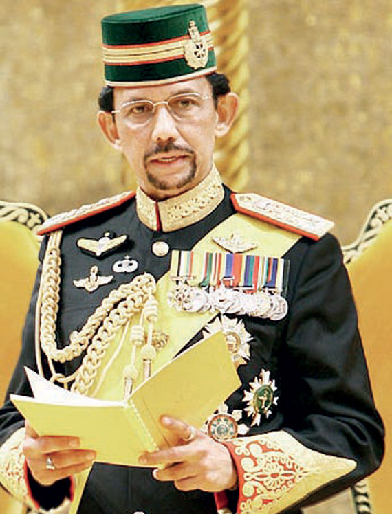 سلطان بروناي يقترب من شراء 3 فنادق فاخرة بـ 2.2 مليار دولار