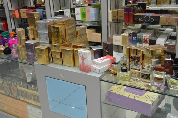 التجارة : مصادرة 8 آلاف سلعة مقلدة ومخالفة في الطائف