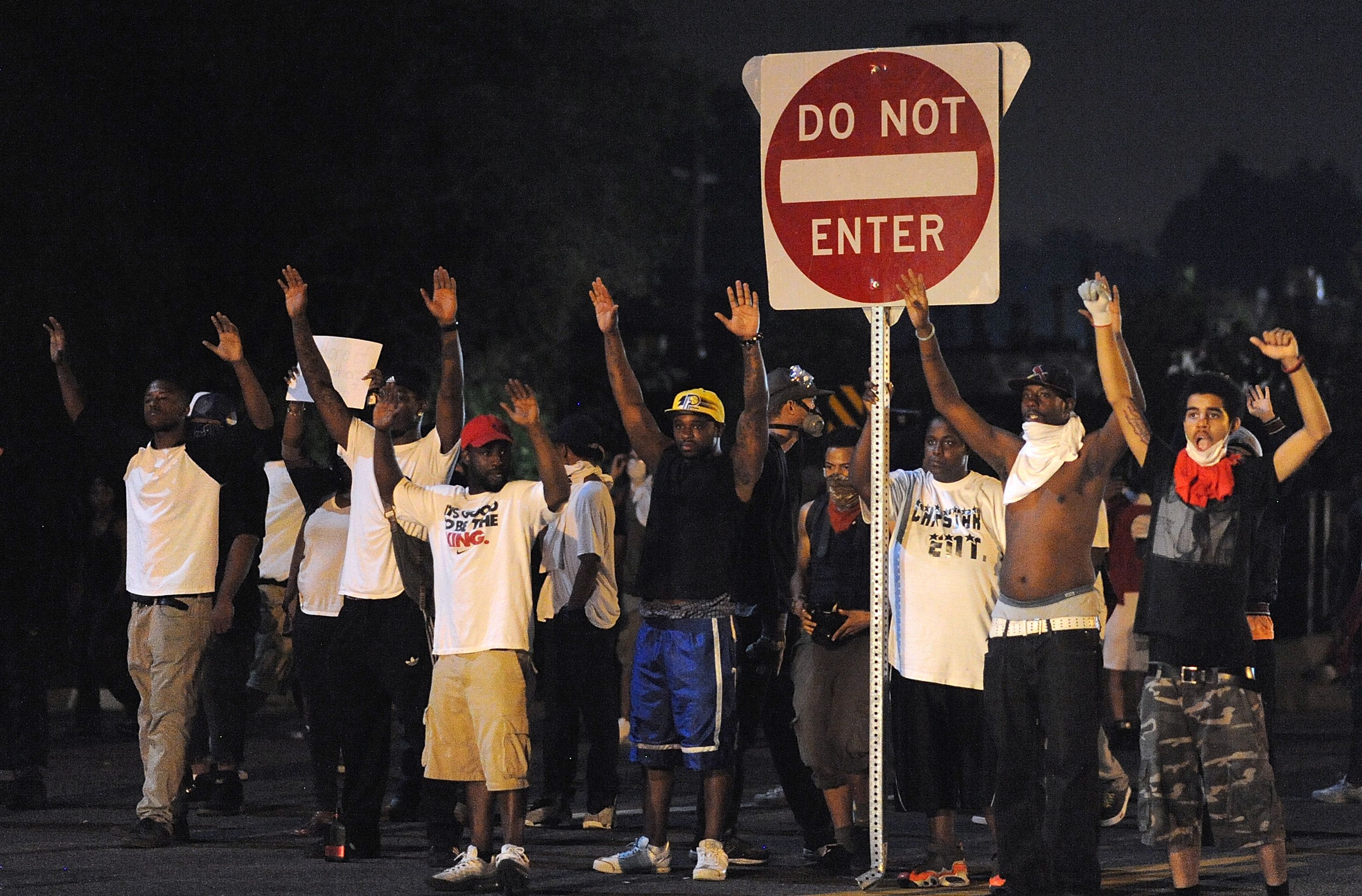 إيران تعرب عن القلق إزاء الممارسات "القمعية" في ولاية ميزوري الأمريكية