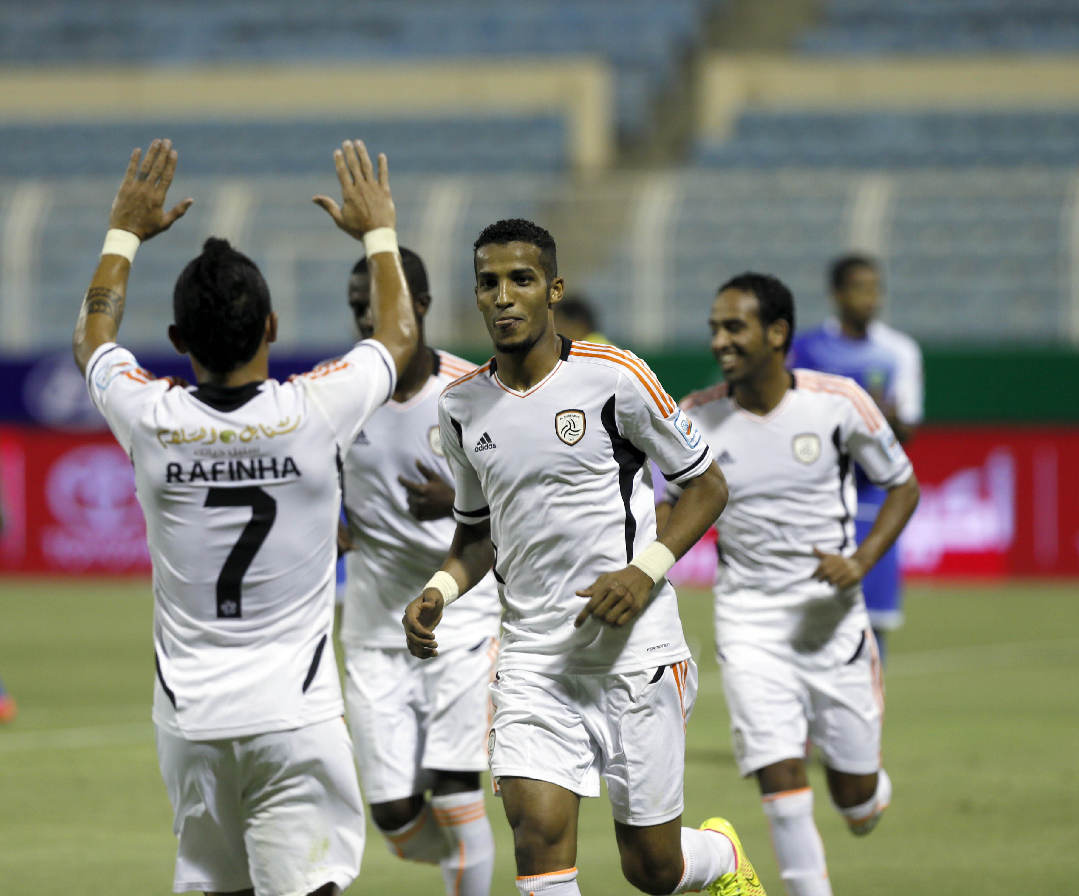 النصر و الشباب ينتصران .. والأهلي يتعادل