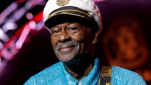 تشاك بيري يفوز بجائزة موسيقية لكن لا يتمكن من حضور الحفل