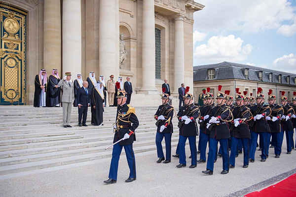 ولي العهد: زيارتي لفرنسا لتعزيز التعاون الثنائي بين البلدين