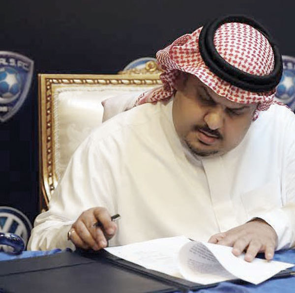 «فولكس واجن» للهلال: ودية مع أتلتيكو أو شالكه