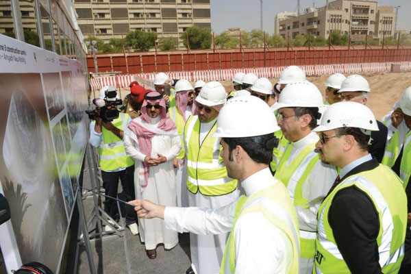 برنامج إلكتروني على الأجهزة الذكية لتحديد تحويلات مترو الرياض