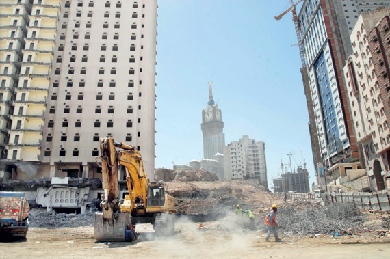 نزع ملكيات وإخلاء مبان في العاصمة المقدسة