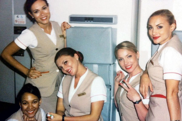 استمرار طلب توقيع المشاهير على الأوتوغراف في زمن «السيلفهات»